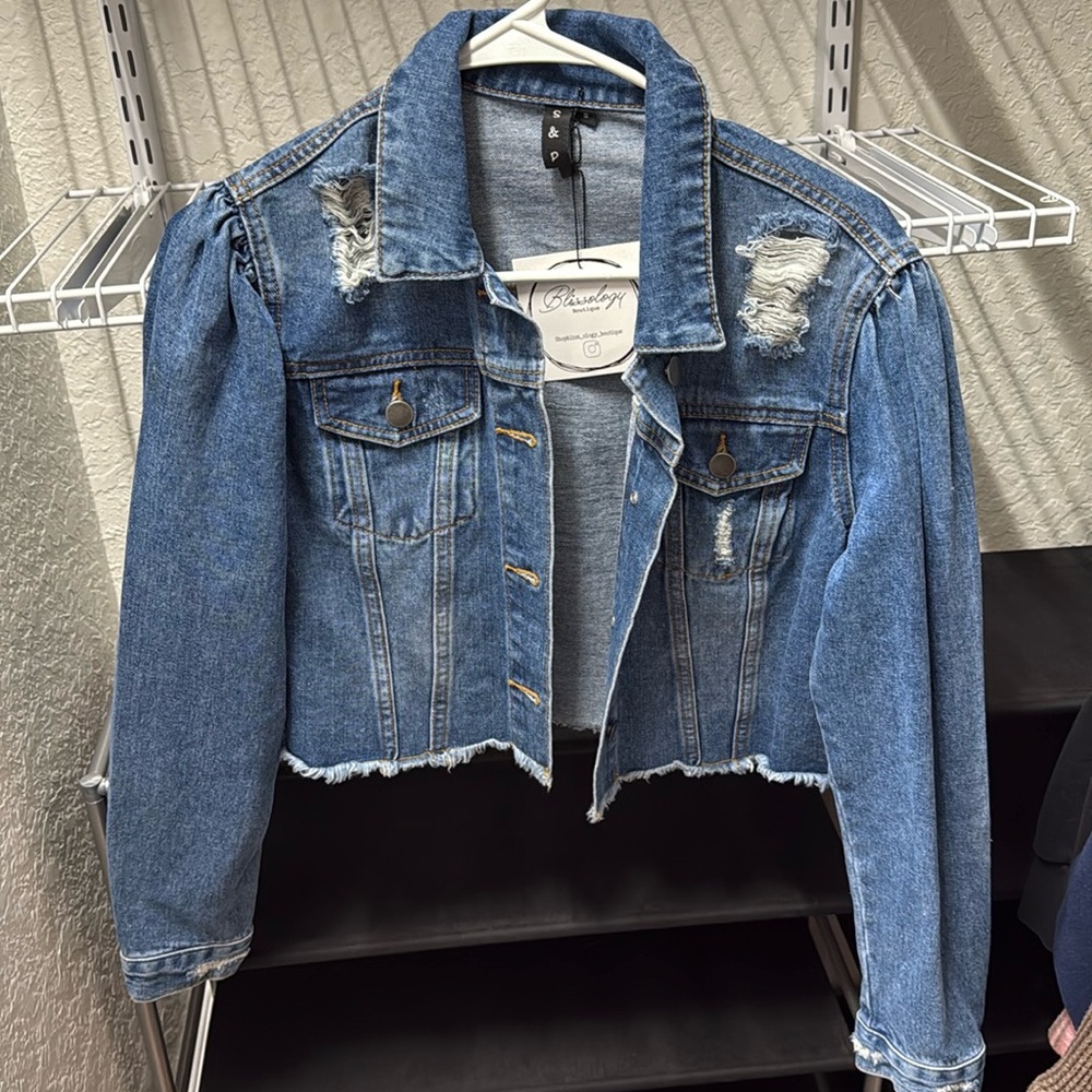 Cropped denim jacket